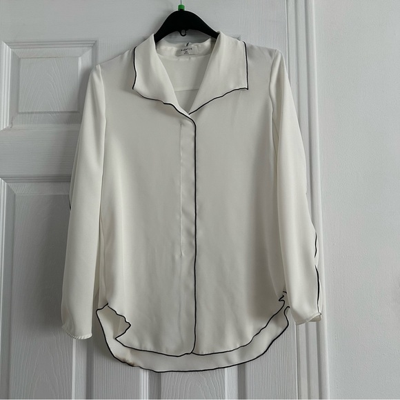 Aritzia Babaton Rena Blouse - Picture 4 of 8